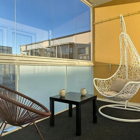 Stunning In The Heart Of Downtown Sauna, Wifi, Netflix, Free Parking *
