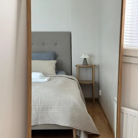 Апартаменты Stunning In The Heart Of Downtown Sauna, Wifi, Netflix, Free Parking